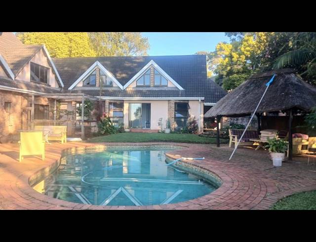 6 BEDROOM HOUSE FOR SALE IN KLOOF